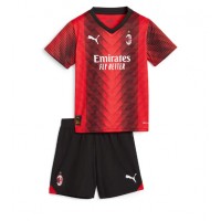 Billiga AC Milan Barnkläder Hemma fotbollskläder till baby 2023-24 Kortärmad (+ Korta byxor)